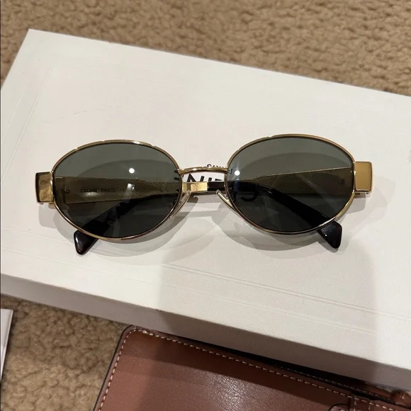 Celine Sunglasses with Brown Case - Picture 7 of 9